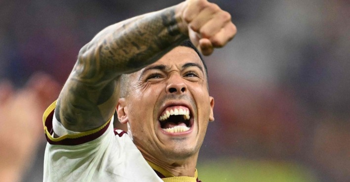 Pedro Porro jubelt nach Tor für Spanien gegen Frankreich im WM-Halbfinale und widmet Treffer seinem kranken Sohn