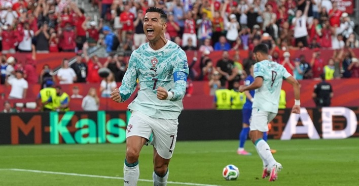 Ronaldo jubelt nach seinem Tor gegen Kroatien bei der WM 2026.