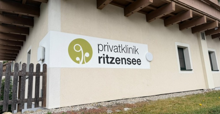 Privatklinik Ritzensee vor der PK am 1. Juli 2026.
