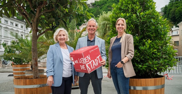 Neue Stadtoase: Stadträtin Andrea Brandner, Amtsleiter der Stadtgärten Christian Stadler und Abteilungsvorständin MA 7 Stefanie Kritzer (v. li.).