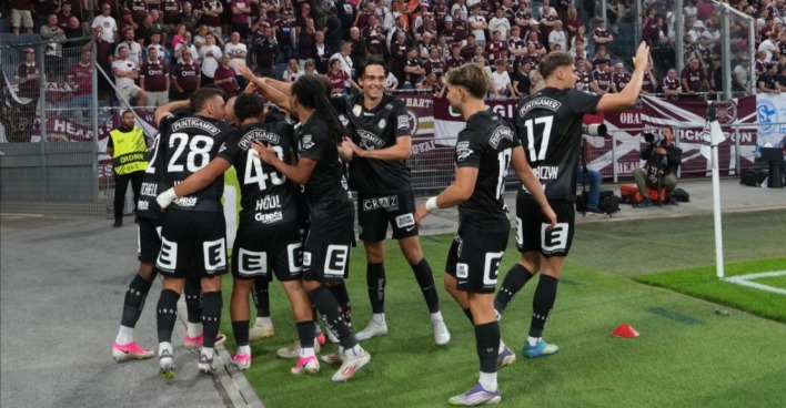 Sturm Graz Spieler jubeln nach Tor gegen Hearts Champions League Qualifikation Liebenau Fußball Österreich