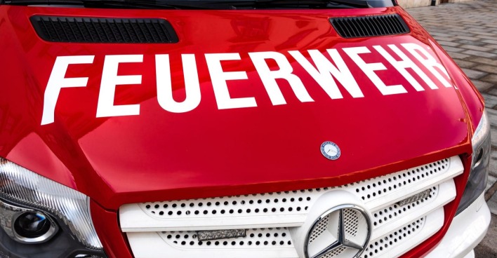 Schriftzug auf Feuerwehrauto.