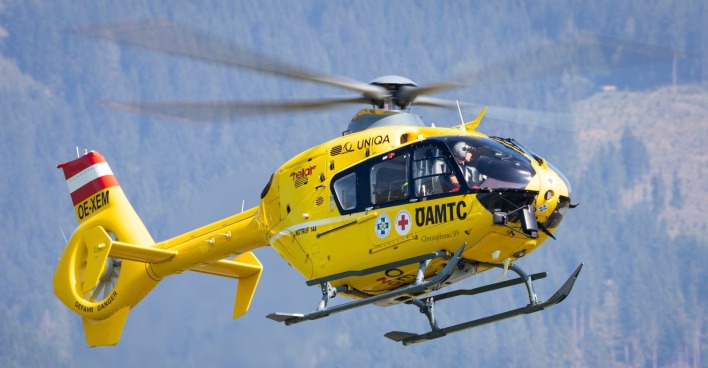 Rettungshubschrauber des ÖAMTC in der Luft