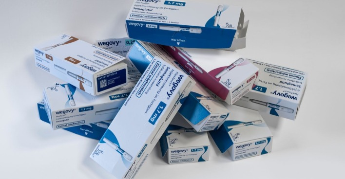 Mehrere Packungen der Abnehmspritze "Wegovy"