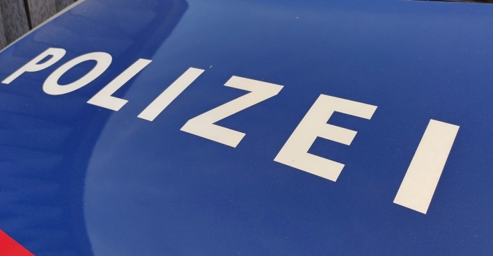 Detail des österreichischen Polizeistreifenwagens, als Symbolbild für den Diebstahl in Dornbirn.