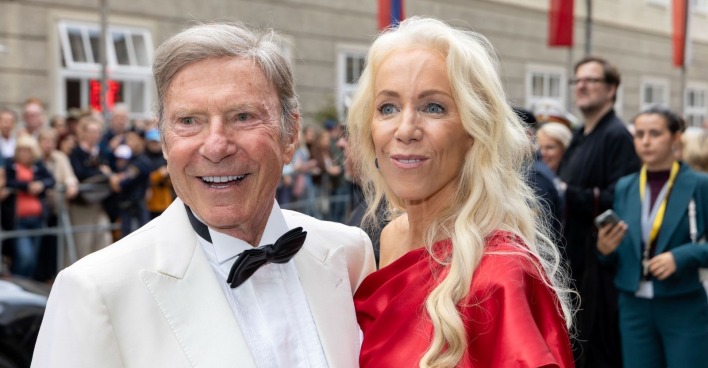 Hans-Peter Wild mit seiner Frau Christine Drage Wild bei den Salzburger Festspielen/Sie ist erfolgreiche Baurechtsanwältin