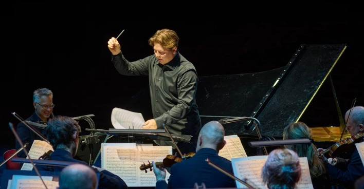 Dirigent und Musiker.
