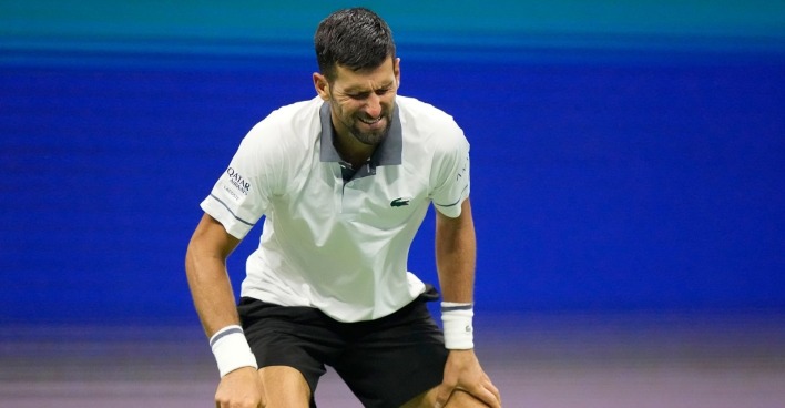 Novak Djokovic: Der 39-Jährige kämpft während des Matches mit massiven körperlichen Problemen.