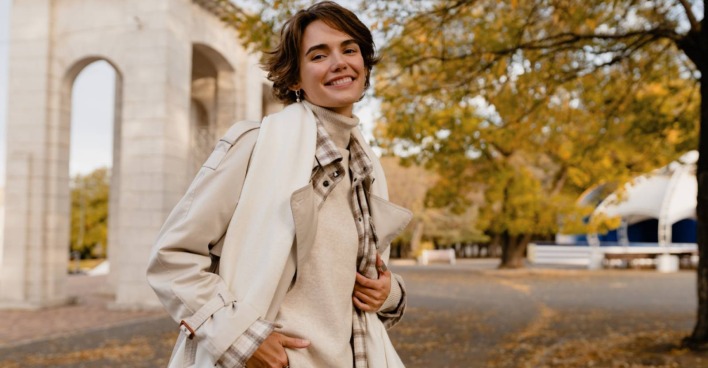 Frau in Herbstmode / Credits: Maria Markevich/Shutterstock
