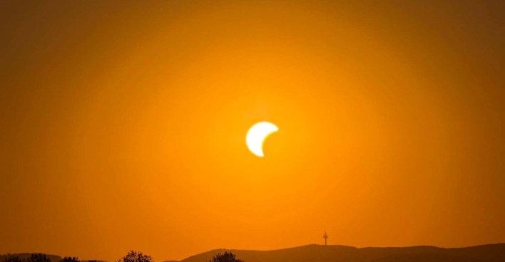 Aufnahme der partiellen Sonnenfinsternis 2026 in Wien