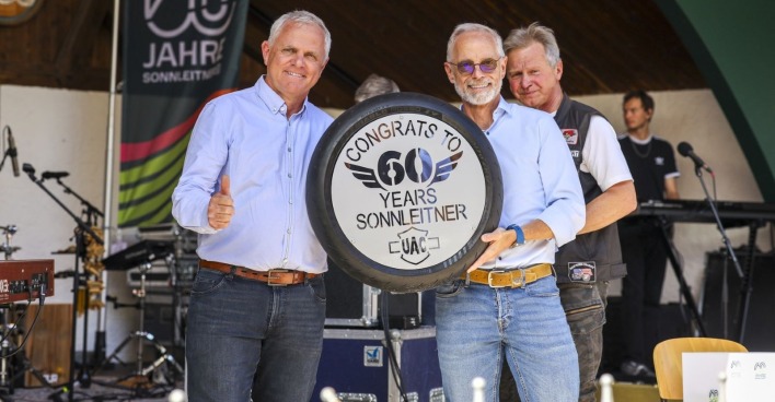 Max und Wolfgang Sonnleitner freuen sich über 60 erfolgreiche Jahre.