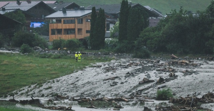 Unwetter Salzburg: In Uttendorf brach ein Rückhaltebecken ab.