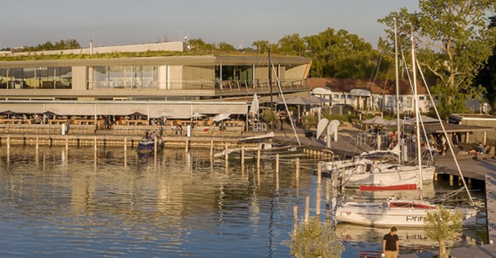 Lokal am Ufer des Neusiedlersees | Credit: das fritz