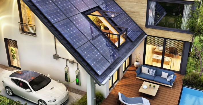 Solaranlage am Dach |  Credit: SL F. Lueflight/iStock.com