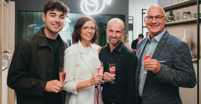 Starkoch und Influencer Dominik Süss, Petra und Martin Leibezeder, Sarleinsbacher Bürgermeister Roland Bramel