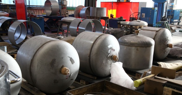 Industrieanlagen und Metallbehälter bei Christof Industries Austria