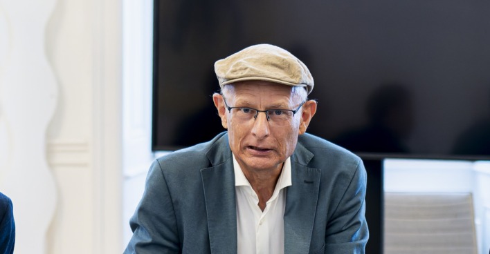 Finanzminister Markus Marterbauer bei einem Termin. Er fordert zu Unrecht bezogene Corona-Hilfen zurück.