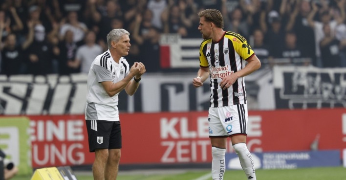 Trainer Dietmar Kühbauer (LASK /links) und Kasper Jörgensen (LASK) während der Admiral Bundesliga- Begegnung / 6. Runde zwischen SK Puntigamer Sturm Graz und LASK.