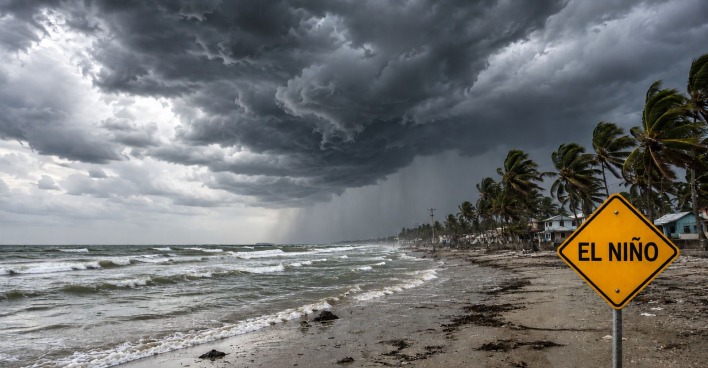 Unwetter auf einer tropischen Insel als Folge von El Niño