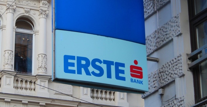 Für zahlreiche Kunden von Erste Bank und Sparkassen begann der Dienstag mit Problemen.