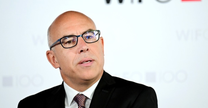 Wifo-Chef Gabriel Felbermayr während einer PK von Wifo.