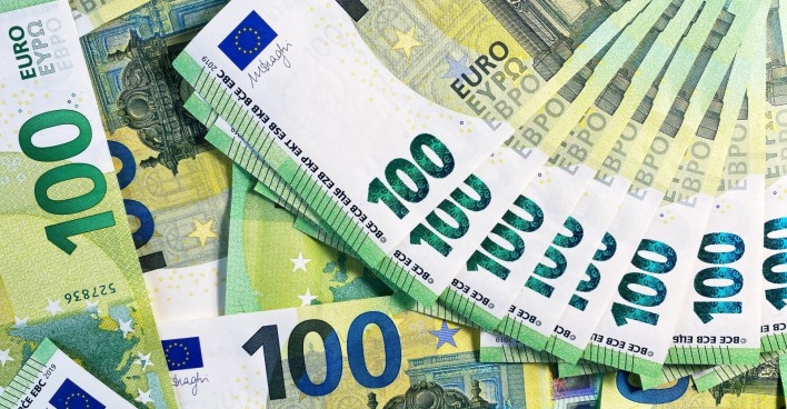 Das Kindergeld Plus bringt je nach Einkommen 330 oder 550 Euro pro Kind.