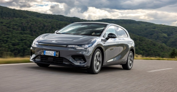 Aufnahme eines Leapmotor-Elektroautos