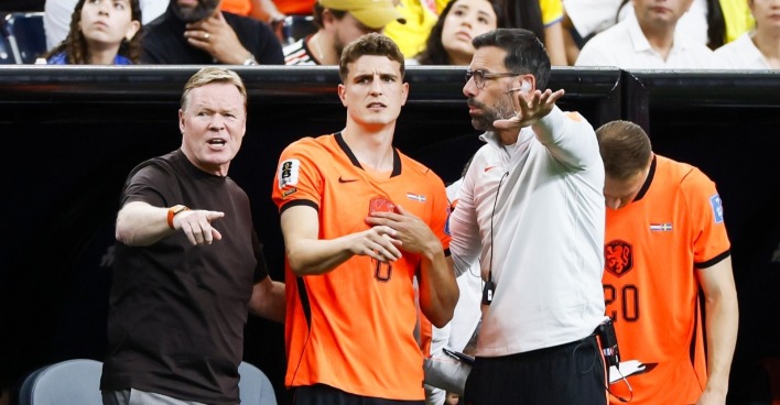 Ronald Koeman während der WM 2026 für Niederlande an der Seitenlinie im Einsatz.