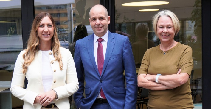 Melanie Spangler, Geschäftsführerin arbeit plus Tirol, Holger Bonin, wissenschaftlicher Direktor des Instituts für Höhere Studien (IHS) und Sabine Platzer-Werlberger, Landesgeschäftsführerin des AMS Tirol bei der 4. Denkwerkstatt in Innsbruck | Credit: AMS Tirol