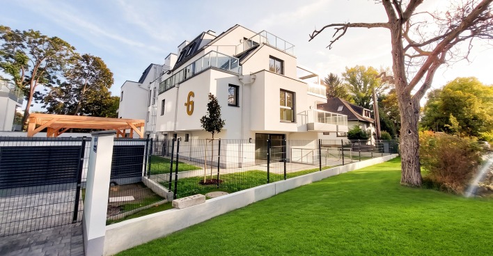 Modernes Wohnhaus im Grünen | Credit: AI-bearbeitet/Echtfotos mit virtueller Möblierung/Glorit Bausysteme