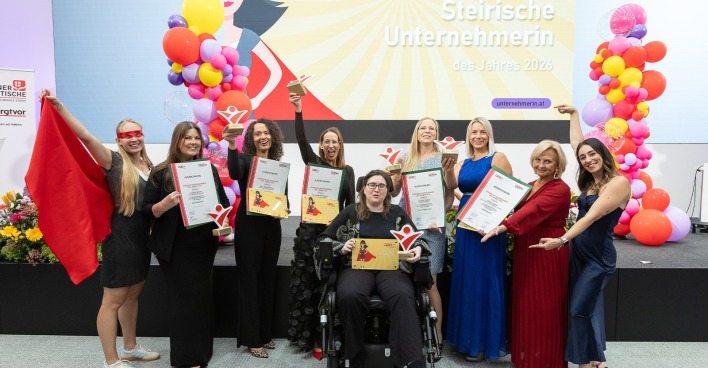 Die prämierten Unternehmerinnen  Cornelia Leitner, Sandra Höller, Verena Ulrich-Hollerer, Tina Robitsch, Jennifer Kellner und Birgit Lackner nahmen  Gratulationen von WKO-Steiermark-  Vizepräsidentin Gabi Lechner,  LH-Stellvertreterin Manuela Khom  und FiW-Geschäftsführerin  Celina Dohr entgegen | Credit: Klaus Morgenstern