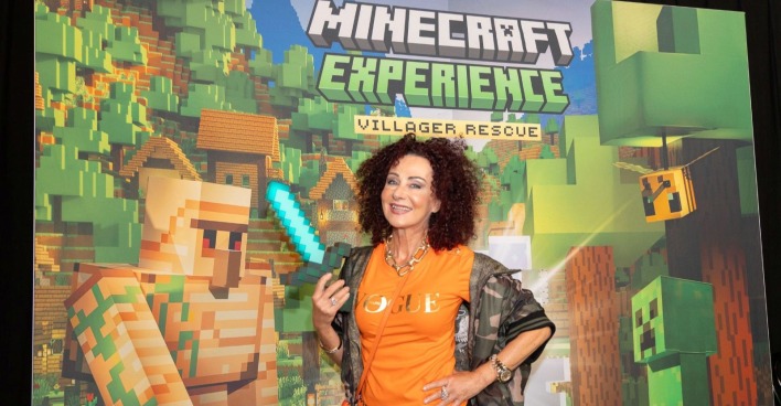 Christina Mausi Lugner bei der Premiere der Minecraft Experience in der METAstadt Wien