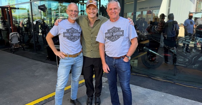 Wolfgang Sonnleitner, Thorsteinn Einarsson und Max Sonnleitner bei der Eröffnung.