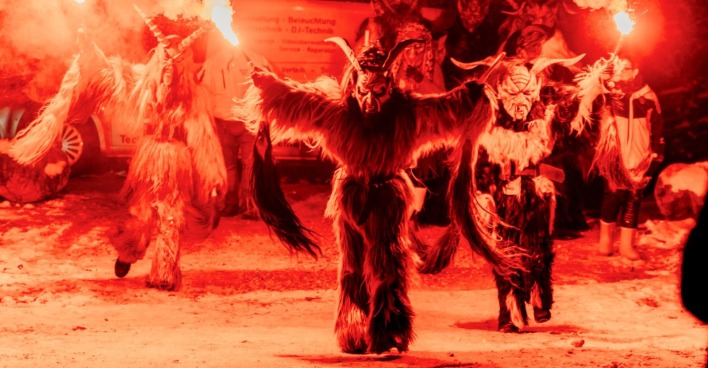 Krampusse beim Latschenwirt.