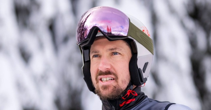 Marcel Hirscher steht auf der Skipiste