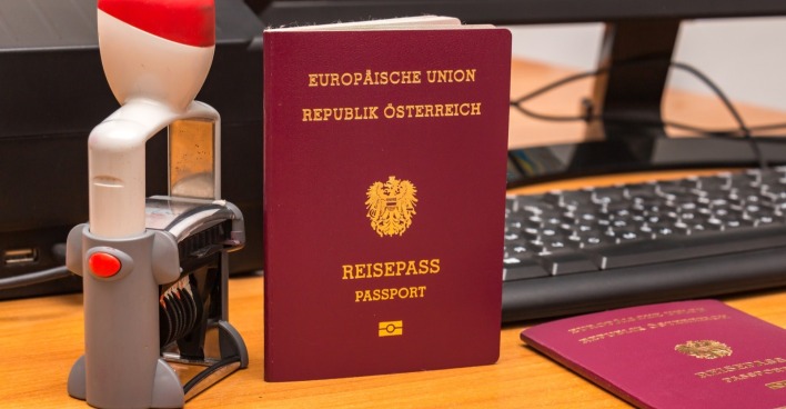 In Österreich entscheidet grundsätzlich die Abstammung und nicht der Geburtsort über die Staatsbürgerschaft bei Geburt.