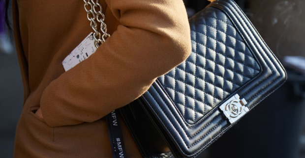 Chanel Tasche als Wertanlage I Credit: iStock.com