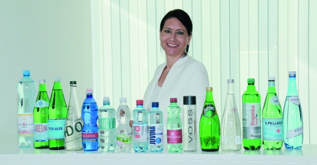 Wassersommelière Gerlinde Mock kennt sich mit dem steirischen Wasser aus.