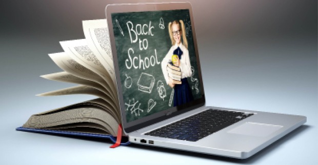 Schulbuch und Notebook