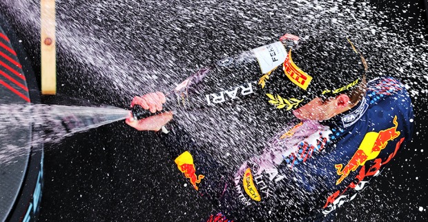 Max Verstappen feiert den GP-Sieg in Österreich