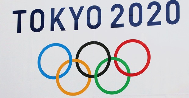 Auf dem Bild sind die sechs Olympischen Ringe mit dem Logo Tokyo 2020 zu sehen.