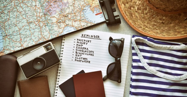 Packlisten für den Urlaub | Credit: iStock.com/zdravinjo