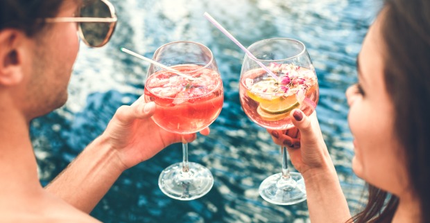 Bars am Wasser | Credit: iStock.com/Pandora Studio