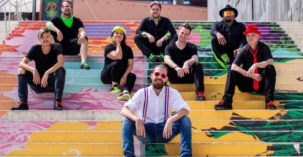 Künstler auf der Stiege | Credit:  Matho &amp; Vienna Dancehall Orchestra