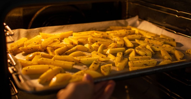 Selbstgemachte Pommes im Backofen