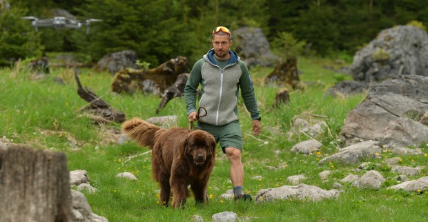 Marcel Hirscher mit "Pumba" | Credit: Thomas Ramstorfer / First Look / picturedesk.com