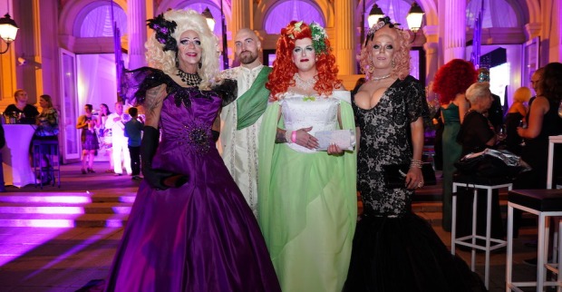 Drei Dragqueens im Kursalon Hübner | Credit: Andreas Tischler