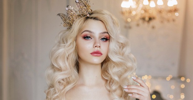 Eine Prinzessin mit blonden Haaren