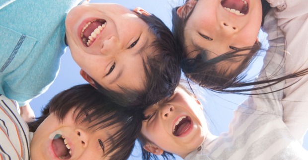 Glückliche japanische Kinder | Credit: iStock.com/Milatas
