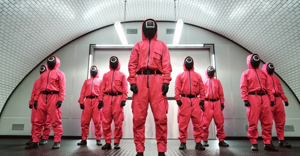 Wärter im roten Anzug der Netflix-Serie "Squid Game"